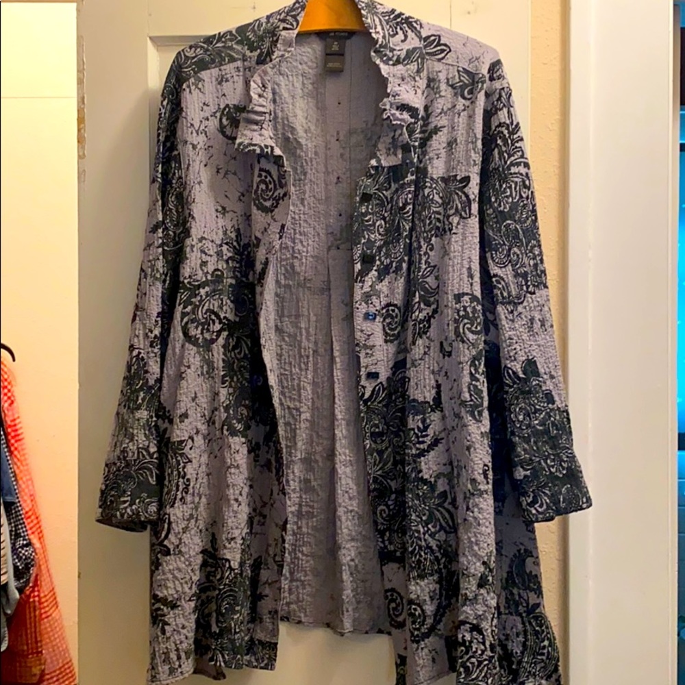 Beautiful lightweight over jacket or Blouse
